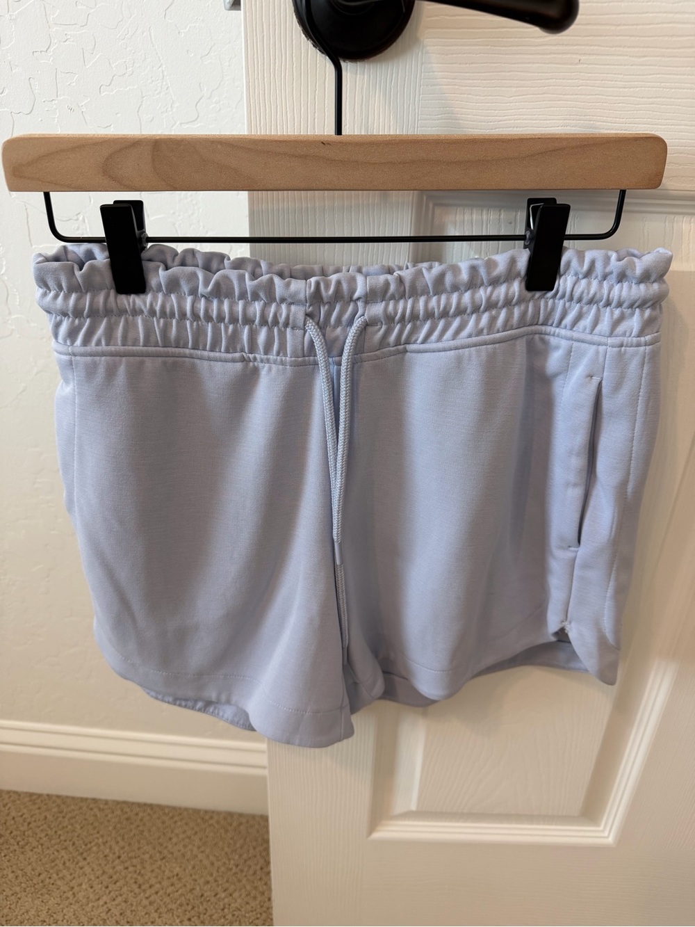 Athleta Seasoft Elastic Drawstring Athletic Shorts